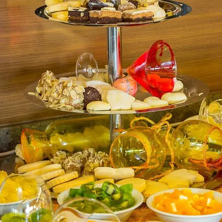 Готель Ramada By Wyndham 4*