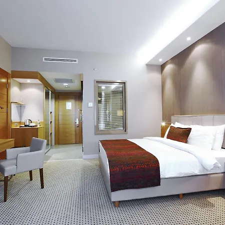 Ramada By Wyndham 4*