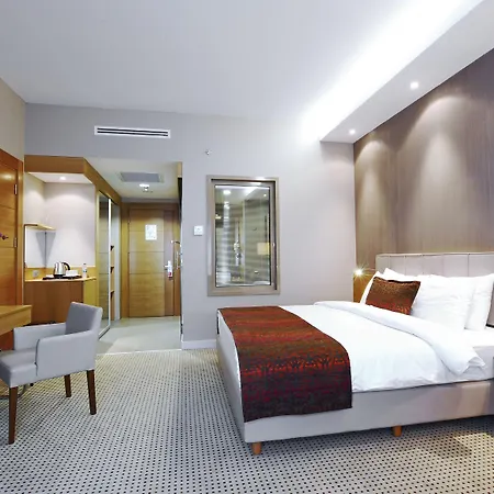 Ramada By Wyndham 4*