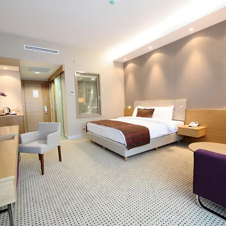 Hotel Ramada By Wyndham Podgorica