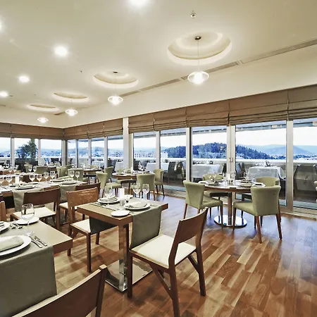 מלון Ramada By Wyndham