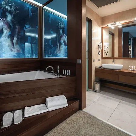 Hotel Ramada By Wyndham 4*