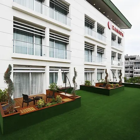 Ramada By Wyndham פודגוריצה