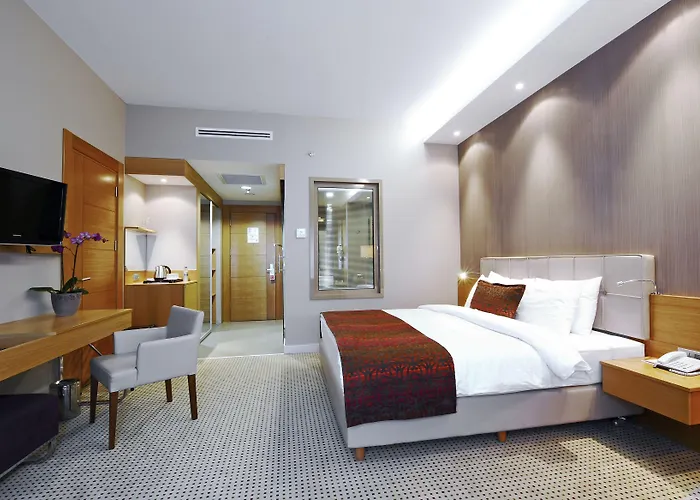 Ramada By Wyndham 4*