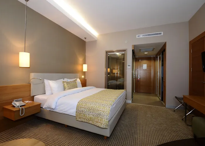 Ramada By Wyndham 4*