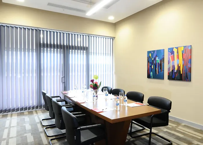 Ramada By Wyndham Hotell